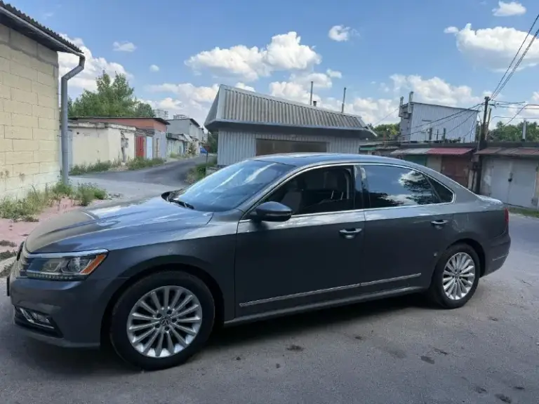 Продам семейный volkswagen passat b8 2016. Пробег 116.000, бензин, 1.8. Абсолютно без проблемный автомобиль-сел и поехал. Турбированный двигатель, кнопка старт/стоп,
Коробка-автомат aisin. Обогрев передних и задних сидений, круиз-контроль, камера заднего вида, система контроля слепых зон, экстренное торможение, багажник открывается датчиком сенсором. Зимние шины в комплекте.
Донецк. Цена 1 685 000
+79493616517 Дмитрий - фотография - 5
