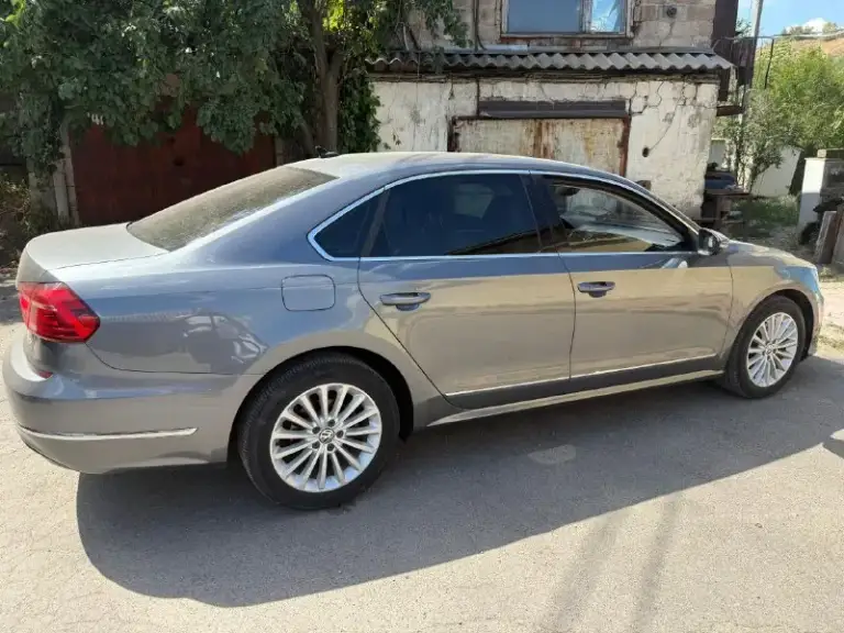 Продам семейный volkswagen passat b8 2016. Пробег 116.000, бензин, 1.8. Абсолютно без проблемный автомобиль-сел и поехал. Турбированный двигатель, кнопка старт/стоп,
Коробка-автомат aisin. Обогрев передних и задних сидений, круиз-контроль, камера заднего вида, система контроля слепых зон, экстренное торможение, багажник открывается датчиком сенсором. Зимние шины в комплекте.
Донецк. Цена 1 685 000
+79493616517 Дмитрий - фотография - 6