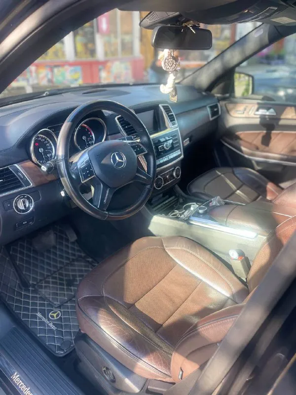 Мерседес gl 350,amg обвесы, диски 21, 2013 год, официал в одних руках, 2 комплекта резины, 7 мест, 3 литра дизель, 220 тыс пробег ( оригинал ) кузов не бит не крашен, перед в броне пленке, автомобиль покрыт керамикой,
Дотяжки дверей, адаптивный свет, авто парковка, круиз контроль, 3 х зонный климат контроль, камера 360, электро багажник, люк. Вентиляция передних сидений, подогрев передних и задних сидений, элекрорегулировка передних сидений, цена 3,7млн. +79497051401 - фотография - 6