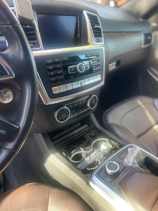 Мерседес gl 350,amg обвесы, диски 21, 2013 год, официал в одних руках, 2 комплекта резины, 7 мест, 3 литра дизель, 220 тыс пробег ( оригинал ) кузов не бит не крашен, перед в броне пленке, автомобиль покрыт керамикой,
Дотяжки дверей, адаптивный свет, авто парковка, круиз контроль, 3 х зонный климат контроль, камера 360, электро багажник, люк. Вентиляция передних сидений, подогрев передних и задних сидений, элекрорегулировка передних сидений, цена 3,7млн. +79497051401 - фотография - 7
