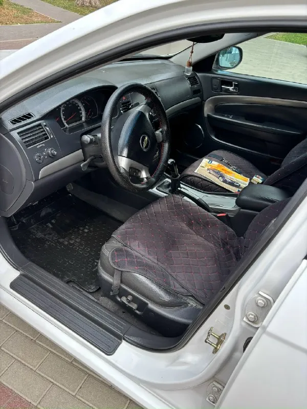 Продам срочно ‼️ ‼️ chevrolet эпика мотор 2 литра ( 6-ти цилиндровый) едит бодро, не троит,54 дымит ! Кпп механика 5-ти ступка по кузову гнили нет ! Есть не большие жучки! По комплектации- 1-гидроусилитель руля 2-вылет руля 3-электропривод сидений 4-климат контроль 5-круиз контроль 6-складывания зеркал 7- подогрев сидений 8-2 камеры регистратор и камера заднего вида 9- качественная музыка так же установлен carplee на андроиде 10-установлена новая оптика лэд по документам я владелец ! Оформления на вас! Место осмотра г харцызск цена 450 тисячь +79494559347
📞 Звоните: +7(949)4559347 - фотография - 5