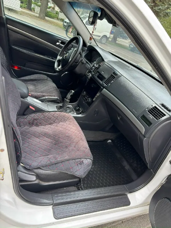 Продам срочно ‼️ ‼️ chevrolet эпика мотор 2 литра ( 6-ти цилиндровый) едит бодро, не троит,54 дымит ! Кпп механика 5-ти ступка по кузову гнили нет ! Есть не большие жучки! По комплектации- 1-гидроусилитель руля 2-вылет руля 3-электропривод сидений 4-климат контроль 5-круиз контроль 6-складывания зеркал 7- подогрев сидений 8-2 камеры регистратор и камера заднего вида 9- качественная музыка так же установлен carplee на андроиде 10-установлена новая оптика лэд по документам я владелец ! Оформления на вас! Место осмотра г харцызск цена 450 тисячь +79494559347
📞 Звоните: +7(949)4559347 - фотография - 8