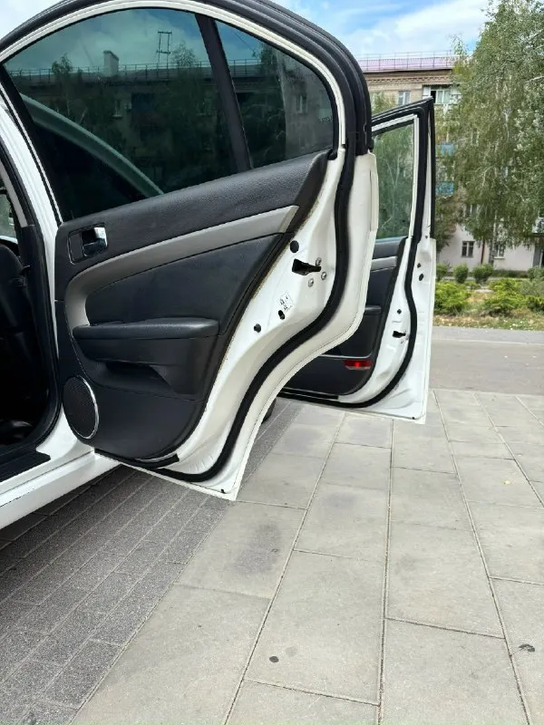 Продам срочно ‼️ ‼️ chevrolet эпика мотор 2 литра ( 6-ти цилиндровый) едит бодро, не троит,54 дымит ! Кпп механика 5-ти ступка по кузову гнили нет ! Есть не большие жучки! По комплектации- 1-гидроусилитель руля 2-вылет руля 3-электропривод сидений 4-климат контроль 5-круиз контроль 6-складывания зеркал 7- подогрев сидений 8-2 камеры регистратор и камера заднего вида 9- качественная музыка так же установлен carplee на андроиде 10-установлена новая оптика лэд по документам я владелец ! Оформления на вас! Место осмотра г харцызск цена 450 тисячь +79494559347
📞 Звоните: +7(949)4559347 - фотография - 9