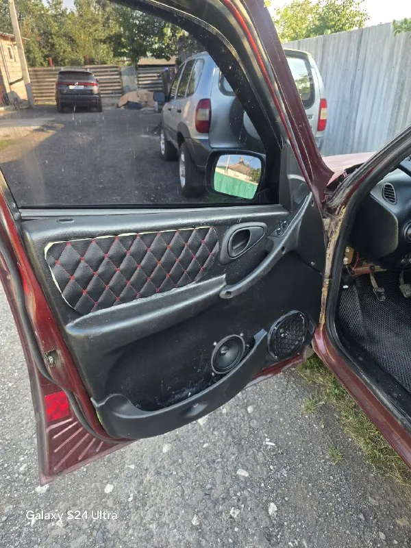 🚨 Срочно! Продам chevrolet niva 2003 г. 🚨
💰 Цена: 375 000 ₽(реальному покупателю — торг у капота!)
📍 Пробег: 196 000 км
🔥 Вложений не требует — сел и поехал!
✔️ Ходовка полностью новая
✔️ Новая коробка передач
✔️ Новая корзина сцепления
🛞 В продаже есть(цена договорная):
* Диски с демисезонной резиной (отличное состояние)
* Новая грязевая резина на дисках
⚡ Отличный вариант для города и бездорожья!
Машина ухожена, полностью готова к любым дорогам!
📲 +7949 308 98 07 Звоните — отвечу на все вопросы!
📞 Звоните: +7(949)3089807 - фотография - 4