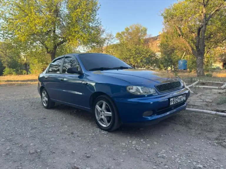Продам обслуженный chevrolet lanos 2006 г. , 1.5, владею 4 года, в январе 2025 была капиталка мотора 👍
Коробка работает без проблем, ходовка перебрана, ручник работает, гур, кондиционер дует как дикий ❄️, подушка безопасности у водителя, передних два электрических стеклоподъемника.
Вкруг тонировка, led лампы стоят, везде. Задние фары в тонировочной плёнке, в передних фарах мини линзы и фотохромная бронепленка, туманки лед.
Выхлоп приятный, басистый, переделанный.
Музыка очень хорошая, ничего заводского ( активный сабвуфер, отдельно усилитель на передние колонки 16-е + высокочастотники) 🎵
Решетка в капот кастомная)
Колеса 15-ые, диски брались новыми пару лет назад, без ремонтов и прочего
Пороги и днище не гнилое
В комплекте отдам 14-ю шипованную зиму на штампах готовую к эксплуатации
+79497935313
Цена: 355 - фотография - 3