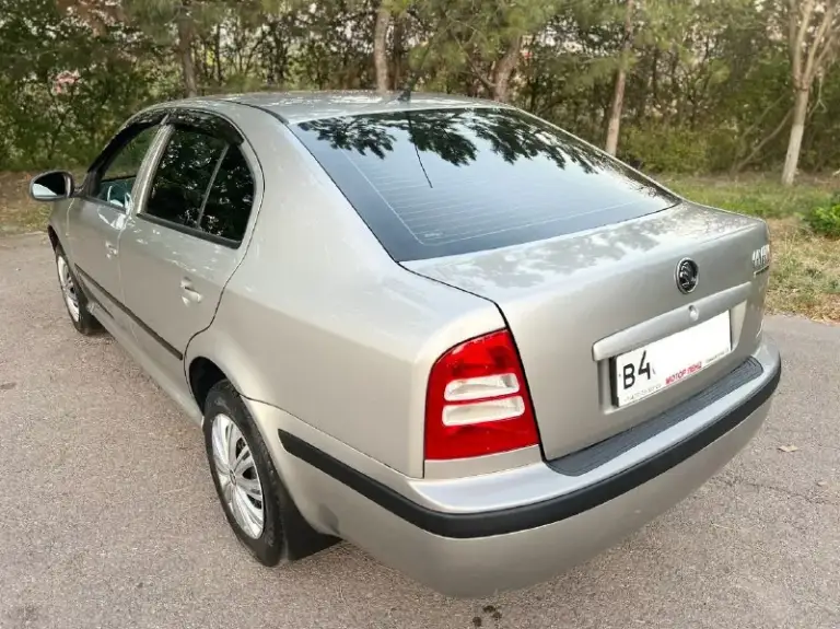Продам личный авто. Skoda octavia tour 1.6mpi в идеальном состоянии! 2010 год выпуска. Куплена новой в 2011 году в автосалоне. Родной подтверждённый пробег 187.тыс. Км. Один единственный хозяин за всё время❗️ птс оригинал! Кузов в дтп не участвовал. Полностью оцинкован! Авто абсолютно весь обслужен и не требует никаких вложений, и в ближайшее время не будет требовать. Недавно было сделано большое т. О с заменой грм, помпы, масла, фильтра, свечи, сцепления. Вся геометрия идеально ровная, вся безопасность на месте, все герметики и швы заводские! Все стекла родные. Реально очень хорошая шкода (в таком состоянии единицы). Ездили с умом. Техническое состояние идеал! Двигатель 1.6л. Как часы, работает тихо, едет очень шустро, масло грамма не берёт. Кпп переключается мягко и легко. Ходовая часть мягенькая, без стуков. Заправлялся только аи-95. Богатая комплектация
Цена 635.000₽
+79494115300 - фотография - 6