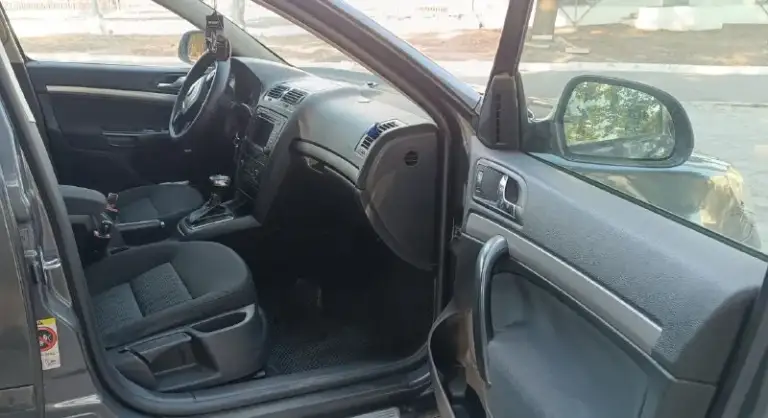 Skoda octavia a5
1.8Т

Год 2010
Пробег 280
Продам октаху, валит бодро, мотор коробка без проблем, ходовая требует внимания, по кузову на 4-, музыка болеро, резина нормальная, учёт 180й, переоформление без проблем, 600 тысяч рублей, небольшой торг, возможен обмен донецк киевский район, тел+79493152333
📞 Звоните: +7(949)3152333 - фотография - 9