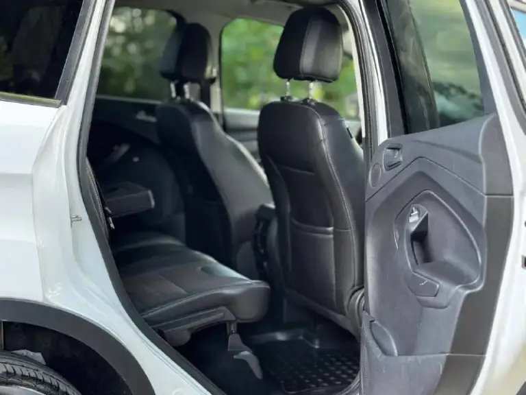 🚗 Продам автомобиль ford kuga
▶️ Год выпуска: 2013
▶️ Объём двигателя: 1.6
▶️ Комплектация полная
ℹ️ описание:
✅ Автомобиль в хорошем состоянии.
✅Пробег 164.000
✅ Автомобиль без дтп, зеленая автотека и соответсвенно весь кузов и железо ровное!
✅ Авто обслужено!
Не дымит, масло не ест, едет очень бодро. Коробка переключается плавна без рывков и пинков,
Машина внешне в отлично состояние, рыжиков, гнили и т д.
Вин читается.
На любые проверки за ваш счет - готов.
🏛 Юридически автомобиль чист, без штрафов
💰 Цена🔥:1 млн 100 тыс. Рублей
Торг у капота
🏢 Осмотр: донецк
☎ Более подробно по номеру телефона: +79494592618
📲 Tg: александр
📞 Звоните: +7(949)4592618 - фотография - 6