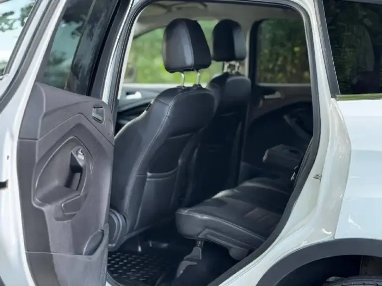 🚗 Продам автомобиль ford kuga
▶️ Год выпуска: 2013
▶️ Объём двигателя: 1.6
▶️ Комплектация полная
ℹ️ описание:
✅ Автомобиль в хорошем состоянии.
✅Пробег 164.000
✅ Автомобиль без дтп, зеленая автотека и соответсвенно весь кузов и железо ровное!
✅ Авто обслужено!
Не дымит, масло не ест, едет очень бодро. Коробка переключается плавна без рывков и пинков,
Машина внешне в отлично состояние, рыжиков, гнили и т д.
Вин читается.
На любые проверки за ваш счет - готов.
🏛 Юридически автомобиль чист, без штрафов
💰 Цена🔥:1 млн 100 тыс. Рублей
Торг у капота
🏢 Осмотр: донецк
☎ Более подробно по номеру телефона: +79494592618
📲 Tg: александр
📞 Звоните: +7(949)4592618 - фотография - 7