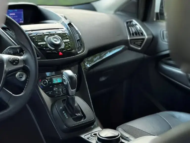 🚗 Продам автомобиль ford kuga
▶️ Год выпуска: 2013
▶️ Объём двигателя: 1.6
▶️ Комплектация полная
ℹ️ описание:
✅ Автомобиль в хорошем состоянии.
✅Пробег 164.000
✅ Автомобиль без дтп, зеленая автотека и соответсвенно весь кузов и железо ровное!
✅ Авто обслужено!
Не дымит, масло не ест, едет очень бодро. Коробка переключается плавна без рывков и пинков,
Машина внешне в отлично состояние, рыжиков, гнили и т д.
Вин читается.
На любые проверки за ваш счет - готов.
🏛 Юридически автомобиль чист, без штрафов
💰 Цена🔥:1 млн 100 тыс. Рублей
Торг у капота
🏢 Осмотр: донецк
☎ Более подробно по номеру телефона: +79494592618
📲 Tg: александр
📞 Звоните: +7(949)4592618 - фотография - 9