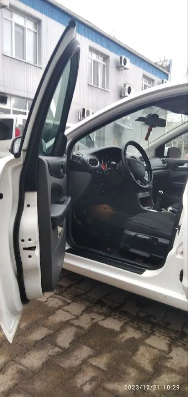 Продаю семейный авто. Ford focus 2 rest 1.6
700,000₽
Технически без вложений, пробег 100% родной. Салон чистый, ухоженный не курили. Кондиционер работает отлично, движок на 5 масло от замены до замены, коробка (мкпп) тоже на отлично, ходовая как мячик. Кузов весь в родной краске, кроме задней крышки багажника есть не большое повреждения заднее крыло и задний бампер на фото видно без ржавчины и гнили. Резина лето прошла всего пару тысяч км. И зимняя такая же ка зимой купили другую машину на форде редко выезжали связи с этим продаю.
Звоните так как всего не на пишешь.
По всем вопросам обращайтесь по т. +79494674880 сергей - фотография - 9