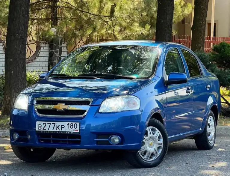 Chevrolet aveo 1.5 2009 год выпуска. Куплена новой в 2009 году в автосалоне. Родной подтверждённый пробег 162.тыс. Км. Один единственный хозяин за всё время❗️ птс оригинал! Кузов в дтп не участвовал. Полностью оцинкован! Авто абсолютно весь обслужен и не требует никаких вложений, и в ближайшее время не будет требовать. Недавно было сделано большое т. О с заменой грм, помпы, масла, фильтра, свечи, сцепления. Вся геометрия идеально ровная, вся безопасность на месте, все герметики и швы заводские! Все стекла родные. Реально очень хорошая aveo (в таком состоянии единицы). Ездили с умом. Двигатель 1.5л. Как часы, работает тихо, едет очень шустро, масло грамма не берёт. Кпп переключается мягко и легко. Ходовая часть мягенькая, без стуков. Заправлялся только аи-95. Богатая комплектация: кондиционер(заправлен и дует❄️). Установле газ пропан, гидроусилитель руля. Подушки безопасности airbag. Система abs. . Эл. Регулировка зеркал с обогревом. Эл. Стеклоподъемники с доводчиками. Сигнализация.
💰Цена :530.000₽💰
📞+79494355183 - фотография - 1