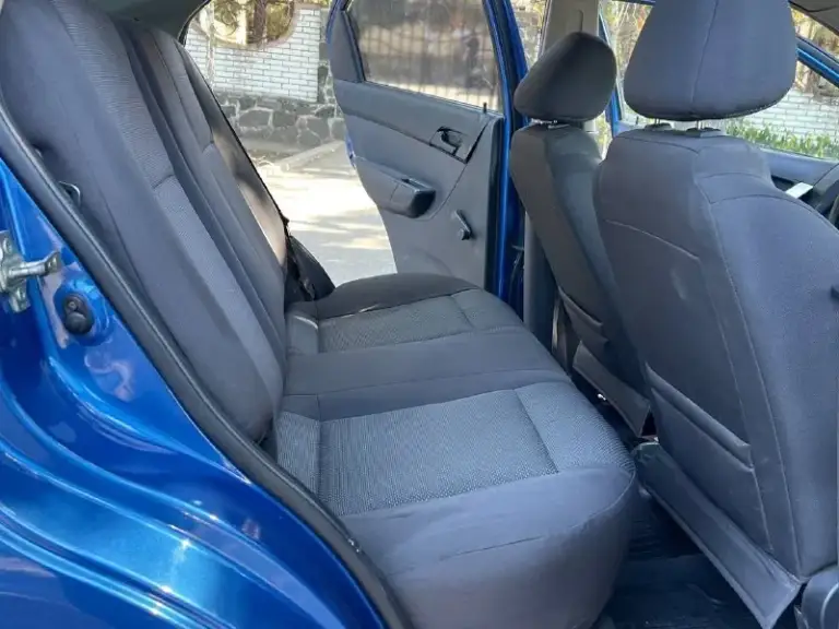 Chevrolet aveo 1.5 2009 год выпуска. Куплена новой в 2009 году в автосалоне. Родной подтверждённый пробег 162.тыс. Км. Один единственный хозяин за всё время❗️ птс оригинал! Кузов в дтп не участвовал. Полностью оцинкован! Авто абсолютно весь обслужен и не требует никаких вложений, и в ближайшее время не будет требовать. Недавно было сделано большое т. О с заменой грм, помпы, масла, фильтра, свечи, сцепления. Вся геометрия идеально ровная, вся безопасность на месте, все герметики и швы заводские! Все стекла родные. Реально очень хорошая aveo (в таком состоянии единицы). Ездили с умом. Двигатель 1.5л. Как часы, работает тихо, едет очень шустро, масло грамма не берёт. Кпп переключается мягко и легко. Ходовая часть мягенькая, без стуков. Заправлялся только аи-95. Богатая комплектация: кондиционер(заправлен и дует❄️). Установле газ пропан, гидроусилитель руля. Подушки безопасности airbag. Система abs. . Эл. Регулировка зеркал с обогревом. Эл. Стеклоподъемники с доводчиками. Сигнализация.
💰Цена :530.000₽💰
📞+79494355183 - фотография - 9