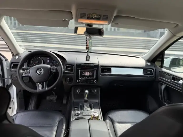 Volkswagen touareg 2012г куплен в 2013
3.6 Бензин 4motion
Акпп 8-ст aisin
Самая надежная связка
Автомобиль в отличном состоянии
( В родном окрасе )
Все зоны риска в броне пленке
Родной пробег 220т км
Катализаторы все на месте
Сервисные книги все записи и чеки по ремонту имеются
Два ключа
Оригинальные диски р21
Автотека к автомобиля подтверждает состояние ( зеленая )
В таком состоянии найти туарега очень сложно !
Готов на любые проверки
Я собственник
Оформление в мрэо
Рассматриваю обмен с вашей доплатой
1.950.000Р
+79494143810
Донецк
📲 Tg: н н
📞 Звоните: +7(949)4143810 - фотография - 6