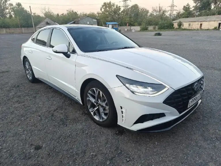 Hyundai sonata dn8 2.5 бензин (8 ступенчатый) 2019 г. В. 64.000 км
Машину приобрел год назад на пробеге около 40 т. Км. , за это время ни разу не подвела, никаких поломок не было, масло не расходует, меняю каждые 5 т. Км. , на 60 т. Км. Делал полную замену масла в, автомат переключает плавно, нариканий никаких нет. Безопасность вся родная, ни разу не одна подушка не стреляла. Пробег родной, не скручивался. Из минусов только то, что много сколов, которые видны на фото. Остальные вопросы задавайте в сообщениях или звоните по телефону +79493231043.
Вин 5npef4ja8lh000421
Осмотр донецк
Цена 2.250.000 готов торговаться по цене, пока в продаже интересующий мне автомобиль
📞 Звоните: +7(949)3231043 - фотография - 3