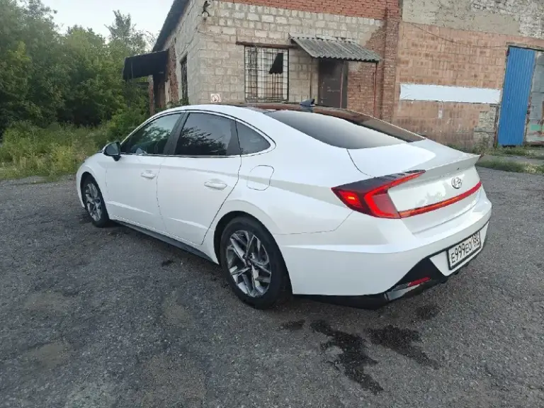 Hyundai sonata dn8 2.5 бензин (8 ступенчатый) 2019 г. В. 64.000 км
Машину приобрел год назад на пробеге около 40 т. Км. , за это время ни разу не подвела, никаких поломок не было, масло не расходует, меняю каждые 5 т. Км. , на 60 т. Км. Делал полную замену масла в, автомат переключает плавно, нариканий никаких нет. Безопасность вся родная, ни разу не одна подушка не стреляла. Пробег родной, не скручивался. Из минусов только то, что много сколов, которые видны на фото. Остальные вопросы задавайте в сообщениях или звоните по телефону +79493231043.
Вин 5npef4ja8lh000421
Осмотр донецк
Цена 2.250.000 готов торговаться по цене, пока в продаже интересующий мне автомобиль
📞 Звоните: +7(949)3231043 - фотография - 5