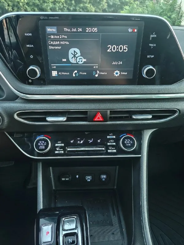 Hyundai sonata dn8 2.5 бензин (8 ступенчатый) 2019 г. В. 64.000 км
Машину приобрел год назад на пробеге около 40 т. Км. , за это время ни разу не подвела, никаких поломок не было, масло не расходует, меняю каждые 5 т. Км. , на 60 т. Км. Делал полную замену масла в, автомат переключает плавно, нариканий никаких нет. Безопасность вся родная, ни разу не одна подушка не стреляла. Пробег родной, не скручивался. Из минусов только то, что много сколов, которые видны на фото. Остальные вопросы задавайте в сообщениях или звоните по телефону +79493231043.
Вин 5npef4ja8lh000421
Осмотр донецк
Цена 2.250.000 готов торговаться по цене, пока в продаже интересующий мне автомобиль
📞 Звоните: +7(949)3231043 - фотография - 8