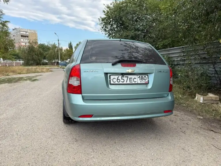 Продам chevrolet лачетти. Двигатель 1.8. 140 тыс пробега. Единственный владелец с автосалона. Авто не видело ни одной зимы. Эксплуатировалась только летом. Зимы стояла в теплом, сухом гараже. Не бита, не крашена, вся в заводском окрасе. Установлена андроид магнитола. 2 ключа, стоит сигнализация. Двигатель, коробка в идеальном состоянии. Машина ухоженная. Возможен небольшой торг у капота. По всем вопросам звоните по телефону и приезжайте на осмотр. 650 тыс с торгом! +79495070058
📞 Звоните: +7(949)5070058 - фотография - 3