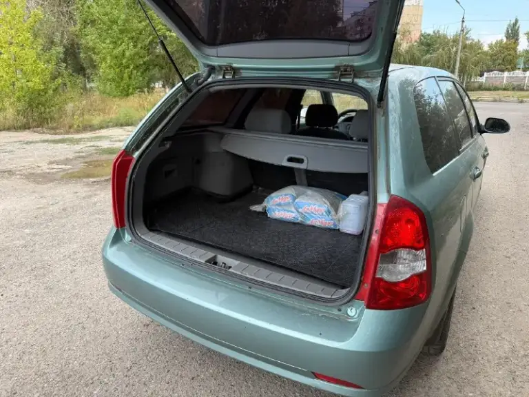 Продам chevrolet лачетти. Двигатель 1.8. 140 тыс пробега. Единственный владелец с автосалона. Авто не видело ни одной зимы. Эксплуатировалась только летом. Зимы стояла в теплом, сухом гараже. Не бита, не крашена, вся в заводском окрасе. Установлена андроид магнитола. 2 ключа, стоит сигнализация. Двигатель, коробка в идеальном состоянии. Машина ухоженная. Возможен небольшой торг у капота. По всем вопросам звоните по телефону и приезжайте на осмотр. 650 тыс с торгом! +79495070058
📞 Звоните: +7(949)5070058 - фотография - 5