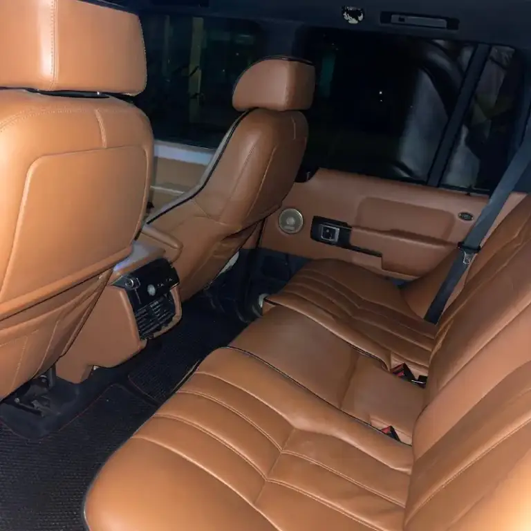 Продам
Land rover range rover
2005 Год
4.4 Бензин
Автомобиль в хорошем состоянии, в моторе поменяно всё что нужно было менять, подвеска обслужена, салон полностью перешит, кузов весь обтянут в плёнку, есть возрастные косяки по задним аркам, едет бодро и выглядит хорошо, если будут вопросы звоните или пишите отвечу.

Цена 650 000

+79496152097 - фотография - 7