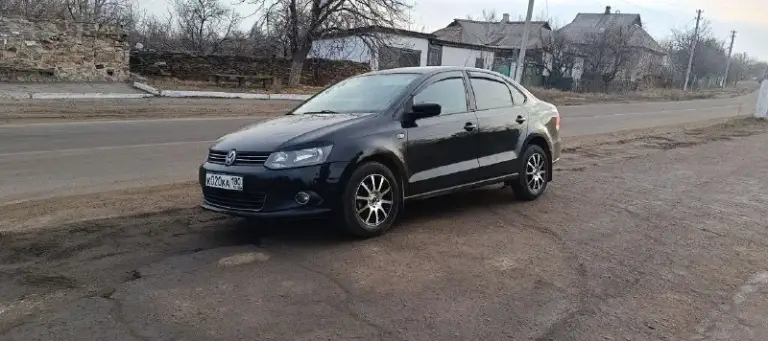 Volkswagen polo (фольсваген поло )2011г. Мотор 1.6 пробег 275. Автомобиль в хорошем состоянии с комплектацией highline (климат контроль, мультируль, 4 автоматических стеклоподъёмника с доводчиками, подогрев передних сидений, электро легулеровка и подогрев зеркал, esp, парктроник) коробка aisin в очень хорошем состоянии. Масло не жрёт ни капли, каждые 6000 производилась замена(emperol) на пробеге 260 было заменено: масло в коробке, цепь грм, свечи, катушки зажигания, ремень) установлена сигнализация starline с автозапуском, газовые упоры под капотом, магнитола teyes cc3 2k с голосовым помощником, регистратор teyes x5 1080p с выводом изображения на головное устройство и функцией adas, камера заднего вида. В дверях хорошие 16 динамика ural, в багажнике саб ural. Двери все проклеины(обесшумленны) 2 комплекта колёс : зимняя резина в очень хорошем состоянии на оригинальных дисках, летняя kumho на новых дисках(летний комплект покупался новым, в начале лета)осмотр горловка-енак
📞 Звоните: +7(949)4912073 - фотография - 9