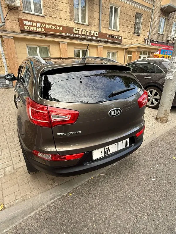 Продам kia sportage
Пробег: 185000 км.
Год:2013
Мотор:2л
Коробка:автомат
Привод:полный
Автомобиль в отличном состоянии, весь в родном окрасе, не участвовал в дтп.
Салон чистый и опрятный!
По технической части также никаких нареканий, вложений не требует, мотор масло не расходует от замены до замены.
Я второй владелец.
Хорошая комплектация: мультируль, подогрев всех сидений, камера заднего вида, парктроники, двух зонный климат контроль, круиз контроль, не плохая музыка, панорамная крыша.
В машине абсолютно все работает без каких либо нареканий, в салоне не курили.
Летняя резина на докат.
Зимняя резина 1 сезон в комплекте.
Цена: 1 450 000 руб + небольшой торг при осмотре автомобиля.
+79493195557 - фотография - 2