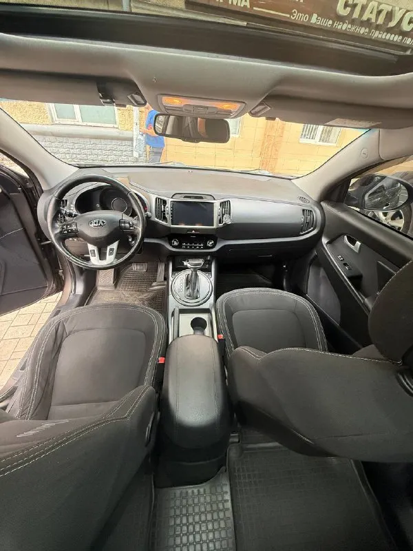 Продам kia sportage
Пробег: 185000 км.
Год:2013
Мотор:2л
Коробка:автомат
Привод:полный
Автомобиль в отличном состоянии, весь в родном окрасе, не участвовал в дтп.
Салон чистый и опрятный!
По технической части также никаких нареканий, вложений не требует, мотор масло не расходует от замены до замены.
Я второй владелец.
Хорошая комплектация: мультируль, подогрев всех сидений, камера заднего вида, парктроники, двух зонный климат контроль, круиз контроль, не плохая музыка, панорамная крыша.
В машине абсолютно все работает без каких либо нареканий, в салоне не курили.
Летняя резина на докат.
Зимняя резина 1 сезон в комплекте.
Цена: 1 450 000 руб + небольшой торг при осмотре автомобиля.
+79493195557 - фотография - 3