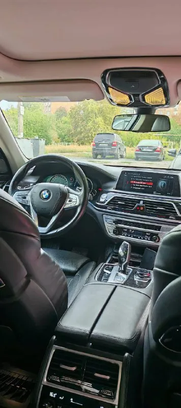 Bmw 750і 4.4 от собственника.

Год выпуска: 2017
Пробег: 91т км.
Стоимость: 3 800 000 руб. (торг)

Машина в идеальном состоянии.
Автомобиль представляет собой спортивный автомобиль, с невероятной динамикой. При это автомобиль очень комфортный для ежедневных поездок.
Максимальная комплектация, с задними шторками, что большая редкость, проекцию на лобовое стекло, панорамную крышу, диски r21 и т. Д.
Автомобиль в абсолютно заводском состоянии, безо всякого чип-тюнинга и т. Д.
Все органы и системы исправны и работают также, как на новой машине.
Невероятно мощный, быстрый и универсальный автомобиль.

Тел: +79498477720 - фотография - 3
