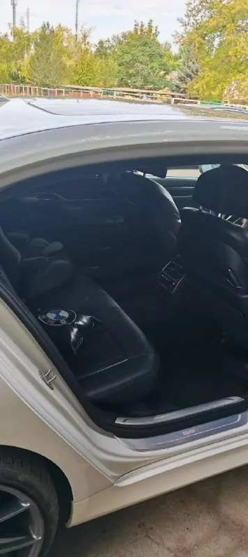 Bmw 750і 4.4 от собственника.

Год выпуска: 2017
Пробег: 91т км.
Стоимость: 3 800 000 руб. (торг)

Машина в идеальном состоянии.
Автомобиль представляет собой спортивный автомобиль, с невероятной динамикой. При это автомобиль очень комфортный для ежедневных поездок.
Максимальная комплектация, с задними шторками, что большая редкость, проекцию на лобовое стекло, панорамную крышу, диски r21 и т. Д.
Автомобиль в абсолютно заводском состоянии, безо всякого чип-тюнинга и т. Д.
Все органы и системы исправны и работают также, как на новой машине.
Невероятно мощный, быстрый и универсальный автомобиль.

Тел: +79498477720 - фотография - 4