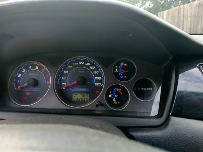 Mitsubishi лансер 9, 2004 года выпуска, двигатель 1.6 бензин, пробег 239000, коробка механика 5 ступка, ходовая новая, в комплекте зимняя резина шипы. Цена 500000 небольшой торг. +79494093764 феникс +79490780406 миранда
📞 Звоните: +7(949)4093764 - фотография - 4