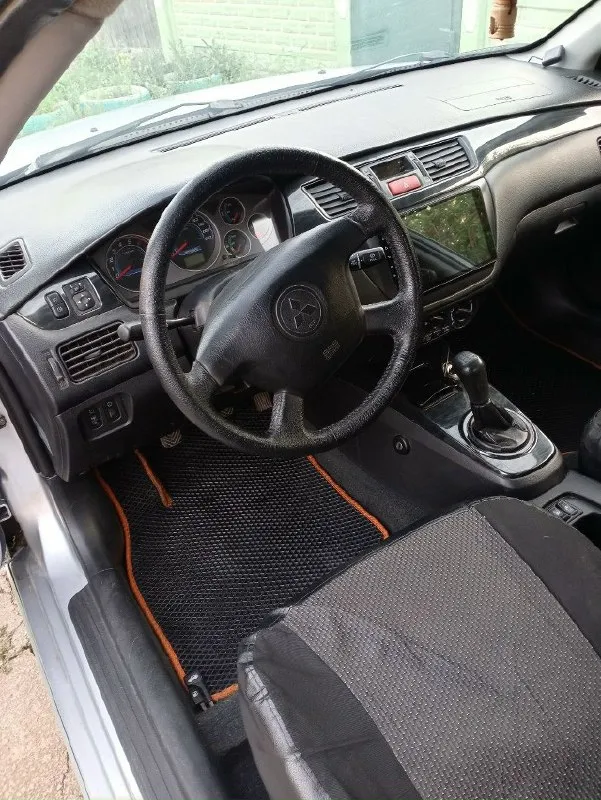 Mitsubishi лансер 9, 2004 года выпуска, двигатель 1.6 бензин, пробег 239000, коробка механика 5 ступка, ходовая новая, в комплекте зимняя резина шипы. Цена 500000 небольшой торг. +79494093764 феникс +79490780406 миранда
📞 Звоните: +7(949)4093764 - фотография - 8