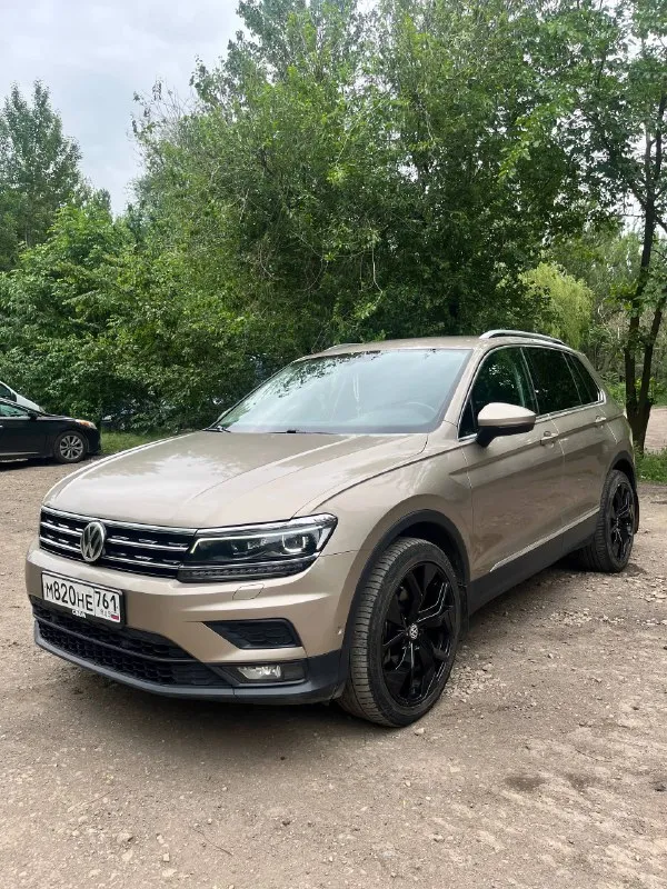 Volkswagen tiguan 2
2.0 Tsi, dsg dq500, 4motion
Год: 2018 цена: 2,75🍋
Пробег: 87000км
Дилерский авто, я второй владелец.
Комплектация:
Топовый свет, авто дальний, подсвет при поворотах.
Led приборка, вывод любой информации на жк, изменяемый стиль (6 вариантов, полная палитра цветов), амбиентная подсветка салона, ног, порогов.
Адаптивный круиз, аварийное торможение, контроль дистанции спереди и сзади, ассистент выезда с парковки, автопарковка.
4Х зонный климат контроль, для всех пассажиров. Подогрев всех сидений включая задний диван. Массаж водительского кресла. Алькантара.
Сервопривод багажника, автозапуск с брелка и мобильного приложения. Установлен дорогой starline. Четыре режима вождения. Помощь при спуске/подьеме. Auto hold. Ассистент смены полосы. Carplay/android auto. Холодильник в бардачке, 220в в багажнике. Без ключевой доступ. Автомобиль обклеен защитной пленкой!
+79493873942
📲 Tg: @nebo_seven
📞 Звоните: +7(949)3873942 - фотография - 1