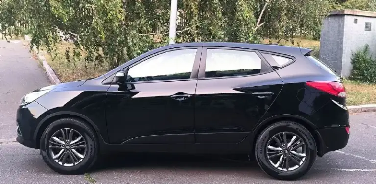 Hyundai ix35 г( 2015 рестайлинг ) цена 1390000 автомат, пробег 140 1 хозяин птс оригинал без дтп противоугонная система сигнализация
Центральный замок
Помощь при вождении:
Круиз-контроль
Парктроник задний
Камера заднего вида
Система автоматической парковки
Система помощи при старте в гору
Датчик света
Датчик дождя электростеклоподъемники передние и задние электропривод зеркал
Охлаждаемый перчаточный ящик
Подогрев сидений водителя и пассажира обогрев зеркал обогрев заднего стекла обогрев зоны стеклоочистителей мультимедиа и навигация: навигационная система
Bluetooth aux 6 колонок авто в идеале все вопросы по телефону: +7(949)4737372
📲 Tg: андрей
📞 Звоните: +7(949)4737372 - фотография - 3
