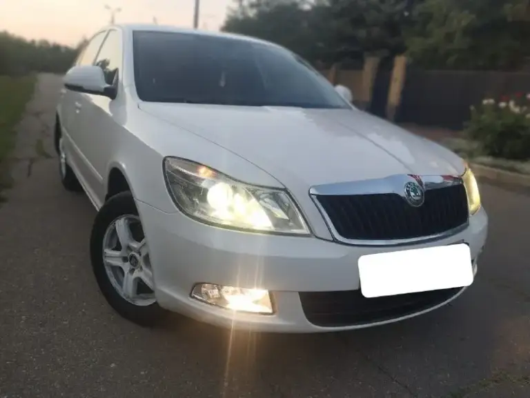 Skoda octavia restailyng mpi,2012 год выпуска, пробег 176 000 км,1.6 механика, максимальная комплектация для механики, отличное состояние, без единого дтп, зелёная автотека, пороги и днище без замечаний, лучшая связка 1.6 мотора с механикой, и самая надёжная,1.6 8-клапанный самый простой и надёжный, кпп и ходовая часть без замечаний, салон чистый, аккуратный, вся электрика рабочая, максимальная комплектация:климат-контроль(рабочий и заправленный), круиз-контроль, полноценный бортовой компьютер, датчик дождя, датчик света, полный электропакет, заводской парктроник, подогрев сидений, противотуманные фары, подлокотник, обогрев заднего стекла, регулировка руля по высоте и глубине, водит. Сиденья, заводская магнитов,2 ключа,2 брелка, центр замок, abs, airbag, литые диски, два комплекта резины, оформлю авто вместе с вами, юридически все чисто, цена 780 000 рублей, телефон +79495111535 - фотография - 7