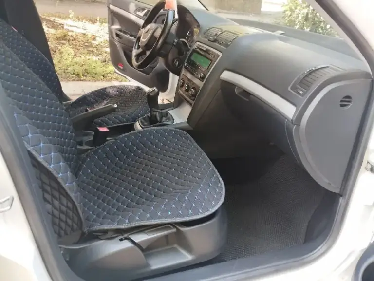 Skoda octavia restailyng mpi,2012 год выпуска, пробег 176 000 км,1.6 механика, максимальная комплектация для механики, отличное состояние, без единого дтп, зелёная автотека, пороги и днище без замечаний, лучшая связка 1.6 мотора с механикой, и самая надёжная,1.6 8-клапанный самый простой и надёжный, кпп и ходовая часть без замечаний, салон чистый, аккуратный, вся электрика рабочая, максимальная комплектация:климат-контроль(рабочий и заправленный), круиз-контроль, полноценный бортовой компьютер, датчик дождя, датчик света, полный электропакет, заводской парктроник, подогрев сидений, противотуманные фары, подлокотник, обогрев заднего стекла, регулировка руля по высоте и глубине, водит. Сиденья, заводская магнитов,2 ключа,2 брелка, центр замок, abs, airbag, литые диски, два комплекта резины, оформлю авто вместе с вами, юридически все чисто, цена 780 000 рублей, телефон +79495111535 - фотография - 9