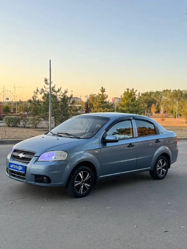 🐬 Chevrolet aveo
💰Цена: 450 000р
🏢Город: мариуполь
📅Год выпуска: 2007
🧾Пробег: 160 598 км.
⚙️Двигатель: 1.5
⛽Топливо: бензин/газ
⚙️Кпп: механика
📞 Телефон:
+7-949-727-41-51
+7-989-263-55-56
+7-949-551-91-52
💾 Описание:
✅ Местный автомобиль, я был второй хозяин в украине, в птс сейчас первый. Кузов в отличном состоянии без ржавчины и коррозии, выглядит опрятно.
✅ Технически в отличном состоянии, всё работает, вложений не требует, кондиционер холодит отлично ❄️
В 2024 году делали полный капремонт двигателя (обрывало ремень грм, снимали головку и решили сразу поменять кольца) ставили только оригинальные запчасти.
В феврале полностью перебрал подвеску, включая все 4 амортизатора.
Стоят хорошие линзы в фарах, сигнализация с обратной связью, фаркоп с отметкой в стс.
⛽ Газ пропан четвёртого поколения вписан в птс.
✅ Обязательное полное переоформление.
Улица шевченко 269 - фотография - 1