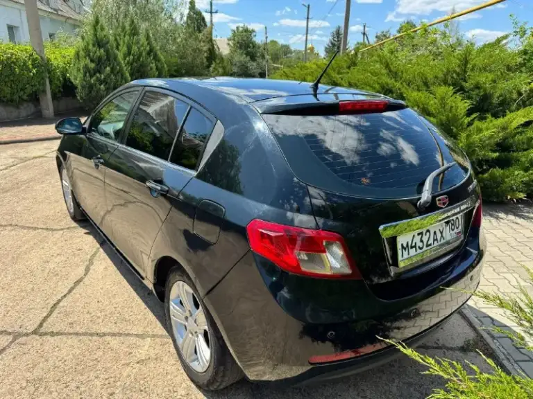 Продам geely emgrand ec7 хэтчбэк 2012 года, двигатель 1.8 бензин на механической кпп с пробегом 102000 км на легкосплавных 16 дисках в хорошем состоянии.
Цена 520 000₽ хороший торг у капота.
Богатая комплектация на кожаном салоне, кондиционер с климатом, гидроусилитель руля, абс, 6 подушек безопасности, электро регулировка водительского сиденья, электро люк, 4 электро стеклоподъемника, датчик света, сигнализация, видео регистратор с камерой заднего вида, заводские задние парктроники.
Авто на полном уверенном ходу, состояние сел и поехал.
Есть комплект зимней резины на дисках.
Авто без дтп, все стекла родные.
Продажа от собственника.
Нахожусь г. Зугрэс
+79493754876 - фотография - 2