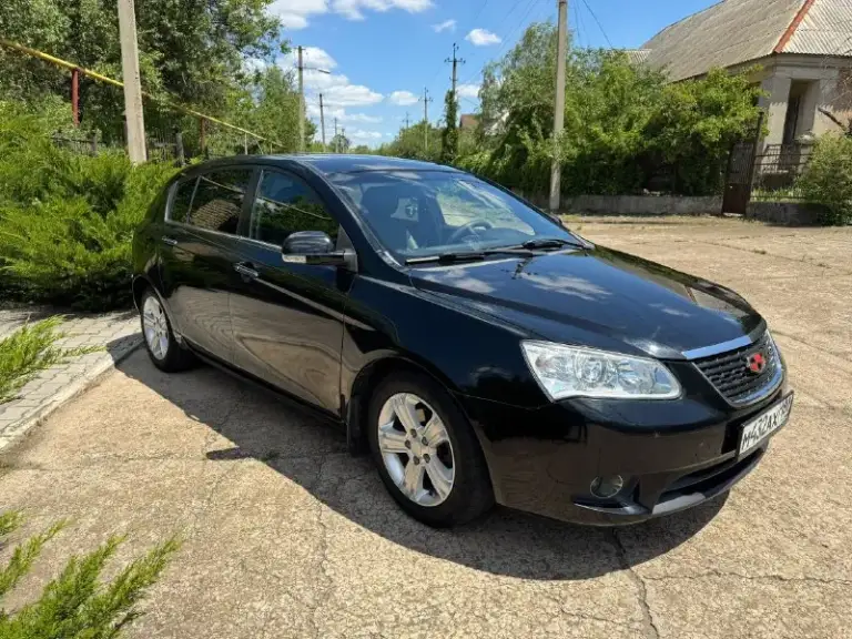 Продам geely emgrand ec7 хэтчбэк 2012 года, двигатель 1.8 бензин на механической кпп с пробегом 102000 км на легкосплавных 16 дисках в хорошем состоянии.
Цена 520 000₽ хороший торг у капота.
Богатая комплектация на кожаном салоне, кондиционер с климатом, гидроусилитель руля, абс, 6 подушек безопасности, электро регулировка водительского сиденья, электро люк, 4 электро стеклоподъемника, датчик света, сигнализация, видео регистратор с камерой заднего вида, заводские задние парктроники.
Авто на полном уверенном ходу, состояние сел и поехал.
Есть комплект зимней резины на дисках.
Авто без дтп, все стекла родные.
Продажа от собственника.
Нахожусь г. Зугрэс
+79493754876 - фотография - 5