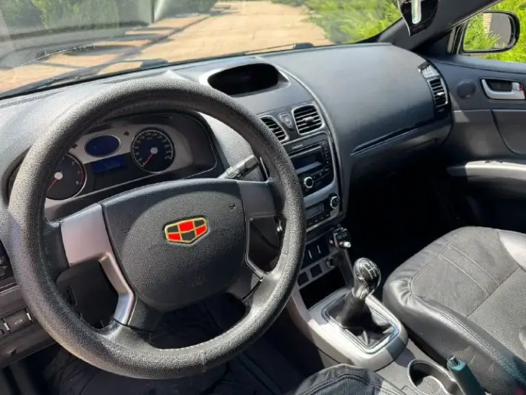 Продам geely emgrand ec7 хэтчбэк 2012 года, двигатель 1.8 бензин на механической кпп с пробегом 102000 км на легкосплавных 16 дисках в хорошем состоянии.
Цена 520 000₽ хороший торг у капота.
Богатая комплектация на кожаном салоне, кондиционер с климатом, гидроусилитель руля, абс, 6 подушек безопасности, электро регулировка водительского сиденья, электро люк, 4 электро стеклоподъемника, датчик света, сигнализация, видео регистратор с камерой заднего вида, заводские задние парктроники.
Авто на полном уверенном ходу, состояние сел и поехал.
Есть комплект зимней резины на дисках.
Авто без дтп, все стекла родные.
Продажа от собственника.
Нахожусь г. Зугрэс
+79493754876 - фотография - 9