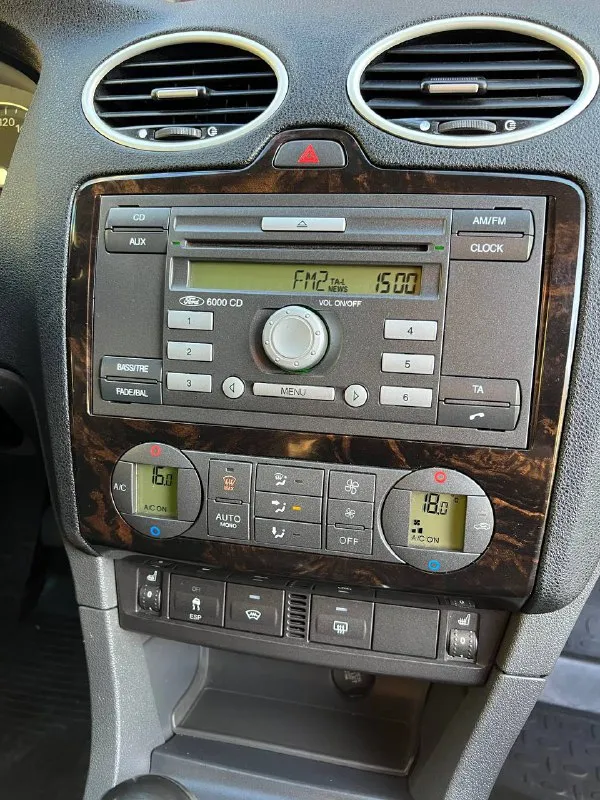 Продам ford focus 2 ghia
Год: 2007
Родной пробег: 208тыс
Двигатель 1.6 бензин 115лс работает отлично, едет классно, не дымит не троит, по трассе ехать приятно! По ходовой нареканий нету, едет сбито, дорогу держит отлично, по кузову в очень достойном состоянии без гнили и коррозии, днище и пороги все целое, вин читаеться как с завода, по кузову без дтп все силовые части родные, 6 подушек безопасности, лобовое родное с подогревом! По электрике абсолютно все работает нет никаких ошибок!
Самая полная комплектация ghia: с двух зонным климатом, подогревами сидений, зеркал, лобового, круиз-контроль, подрулевое управление музыкой, авто свет, туманки, эл. Зеркала, esp(курсовая устойчивость на дороге) 4 стеклоподьемника, омыватели фар, бортовик, центральный замок, дисковые торомза вкруг! Кондиционер отлично холодит❄️на данный момент авто вложений не требует.
Документы кристально чистые 2 владельца за всю историю с оригинальным птс.
Торг есть
Цена: 565000
📍Мариуполь
📞+79496463727 - фотография - 10