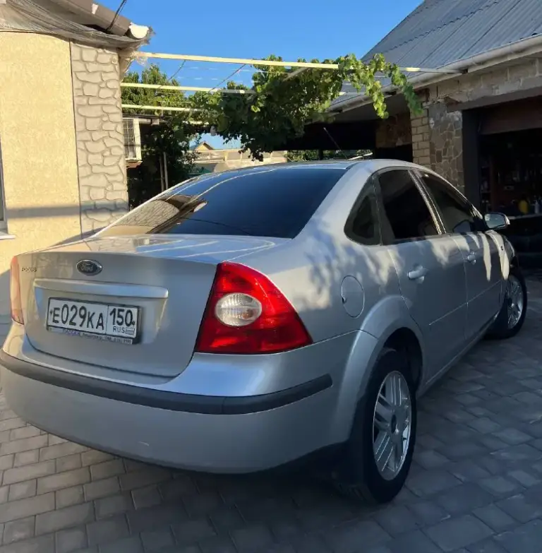 Продам ford focus 2 ghia
Год: 2007
Родной пробег: 208тыс
Двигатель 1.6 бензин 115лс работает отлично, едет классно, не дымит не троит, по трассе ехать приятно! По ходовой нареканий нету, едет сбито, дорогу держит отлично, по кузову в очень достойном состоянии без гнили и коррозии, днище и пороги все целое, вин читаеться как с завода, по кузову без дтп все силовые части родные, 6 подушек безопасности, лобовое родное с подогревом! По электрике абсолютно все работает нет никаких ошибок!
Самая полная комплектация ghia: с двух зонным климатом, подогревами сидений, зеркал, лобового, круиз-контроль, подрулевое управление музыкой, авто свет, туманки, эл. Зеркала, esp(курсовая устойчивость на дороге) 4 стеклоподьемника, омыватели фар, бортовик, центральный замок, дисковые торомза вкруг! Кондиционер отлично холодит❄️на данный момент авто вложений не требует.
Документы кристально чистые 2 владельца за всю историю с оригинальным птс.
Торг есть
Цена: 565000
📍Мариуполь
📞+79496463727 - фотография - 4