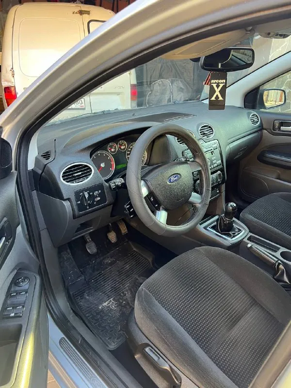 Продам ford focus 2 ghia
Год: 2007
Родной пробег: 208тыс
Двигатель 1.6 бензин 115лс работает отлично, едет классно, не дымит не троит, по трассе ехать приятно! По ходовой нареканий нету, едет сбито, дорогу держит отлично, по кузову в очень достойном состоянии без гнили и коррозии, днище и пороги все целое, вин читаеться как с завода, по кузову без дтп все силовые части родные, 6 подушек безопасности, лобовое родное с подогревом! По электрике абсолютно все работает нет никаких ошибок!
Самая полная комплектация ghia: с двух зонным климатом, подогревами сидений, зеркал, лобового, круиз-контроль, подрулевое управление музыкой, авто свет, туманки, эл. Зеркала, esp(курсовая устойчивость на дороге) 4 стеклоподьемника, омыватели фар, бортовик, центральный замок, дисковые торомза вкруг! Кондиционер отлично холодит❄️на данный момент авто вложений не требует.
Документы кристально чистые 2 владельца за всю историю с оригинальным птс.
Торг есть
Цена: 565000
📍Мариуполь
📞+79496463727 - фотография - 7