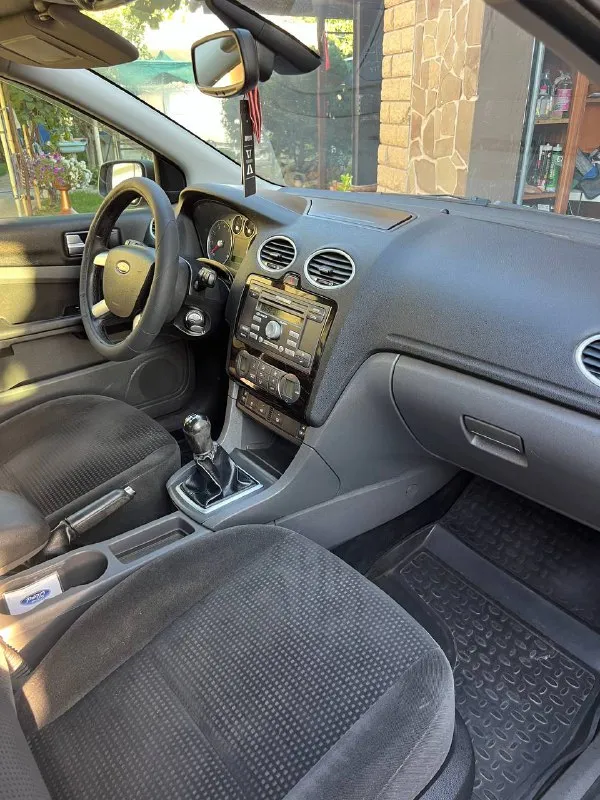 Продам ford focus 2 ghia
Год: 2007
Родной пробег: 208тыс
Двигатель 1.6 бензин 115лс работает отлично, едет классно, не дымит не троит, по трассе ехать приятно! По ходовой нареканий нету, едет сбито, дорогу держит отлично, по кузову в очень достойном состоянии без гнили и коррозии, днище и пороги все целое, вин читаеться как с завода, по кузову без дтп все силовые части родные, 6 подушек безопасности, лобовое родное с подогревом! По электрике абсолютно все работает нет никаких ошибок!
Самая полная комплектация ghia: с двух зонным климатом, подогревами сидений, зеркал, лобового, круиз-контроль, подрулевое управление музыкой, авто свет, туманки, эл. Зеркала, esp(курсовая устойчивость на дороге) 4 стеклоподьемника, омыватели фар, бортовик, центральный замок, дисковые торомза вкруг! Кондиционер отлично холодит❄️на данный момент авто вложений не требует.
Документы кристально чистые 2 владельца за всю историю с оригинальным птс.
Торг есть
Цена: 565000
📍Мариуполь
📞+79496463727 - фотография - 8
