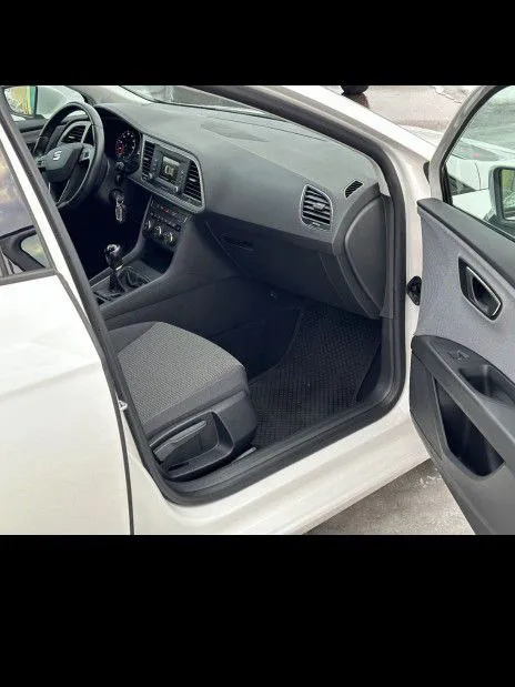Продам seat leon,2019 год, пробег 80 тыс, заводской газ метан, расход 500 руб 500 км, двигатель 1.5 tsi,130 л, с. Мех коробка передач 6 ст. В хорошей комплектации, состояние нового автомобиля, родной пробег, не одна деталь авто не крашена, готов на любые проверки, два комплекта дисков с резиной, я единственный владелиц, все остальные вопросы по телефону. Цена.1900000.тел+79493542318
📲 Tg: денис
📞 Звоните: +7(949)3542318 - фотография - 7