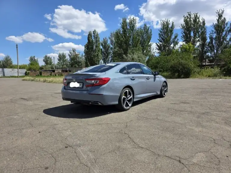 🚗 Продаётся honda accord x 1.5 turbo 🚗
📅 Год выпуска: 2020
⚙️ Двигатель: 1.5 turbo (192 л. С. ), бензин
⚙️ Кпп: автомат (cvt)
⛽️ Расход: от 7.5 л/100 км
📍 Пробег: 67 000км
📌 Привод: передний
🪪 Птс: оригинал / 1 владелец
⠀
💡 Комплектация:
— Адаптивный круиз-контроль
— Камера заднего вида
— Мультимедиа с carplay / android auto
— Кожаный салон
— Двухзонный климат
— Подогревы сидений
⠀
✅ Машина в отличном состоянии, ничего делать не нужно
✅ Вся электроника работает
✅ Своевременное обслуживание, свежие масла и фильтры
✅ Готов к проверкам на любом сто
⠀
💰 Цена: 2.3 млн торг
📞 Звоните / пишите: +79493292147
📍 Осмотр: енакиево - фотография - 4