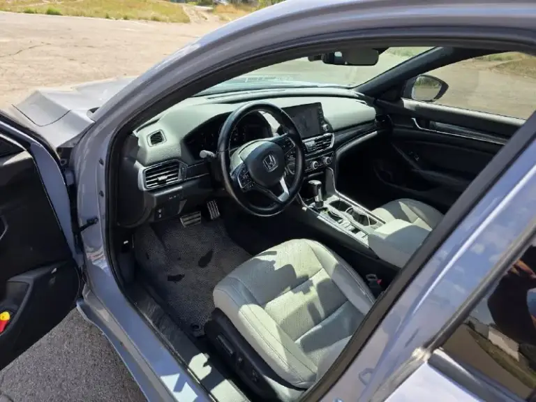 🚗 Продаётся honda accord x 1.5 turbo 🚗
📅 Год выпуска: 2020
⚙️ Двигатель: 1.5 turbo (192 л. С. ), бензин
⚙️ Кпп: автомат (cvt)
⛽️ Расход: от 7.5 л/100 км
📍 Пробег: 67 000км
📌 Привод: передний
🪪 Птс: оригинал / 1 владелец
⠀
💡 Комплектация:
— Адаптивный круиз-контроль
— Камера заднего вида
— Мультимедиа с carplay / android auto
— Кожаный салон
— Двухзонный климат
— Подогревы сидений
⠀
✅ Машина в отличном состоянии, ничего делать не нужно
✅ Вся электроника работает
✅ Своевременное обслуживание, свежие масла и фильтры
✅ Готов к проверкам на любом сто
⠀
💰 Цена: 2.3 млн торг
📞 Звоните / пишите: +79493292147
📍 Осмотр: енакиево - фотография - 5