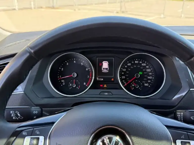 Продам volkswagen tiguan allspace 2020 года 2.0tsi, 112тыс. Пробега, обслужен от и до. Комплектация предмаксимальная, не хватает только led приборки. Адаптивная диодная оптика, расширенная мультимедиа с карплеем, камера заднего вида, панорама на всю крышу. ,3-х зонный климат контроль, автопарковка, контроль слепых зон, автохолд, датчики давления шин, контурная подсветка салона, сиденья водителя с электроприводом, память зеркал, складывание зеркал, подогрев передних/задних сидений - переднего/заднего стекла и зеркал, охлаждение бардачка, датчик света/дождя.
Фары, птф, затянуты в броне пленку. Замена масла, каждые 7,5 тыс. Так же заменили масло в коробке, муфте халдекс, редукторе, новые диски-колодки, два комплекта резины pirelli. Новый акб. Продажа от собственника, оригинал птс, зеленая автотека, один собственник.
Цена: 2.6 🍋хороший торг, будет возле авто🤝
Г. Донецк тел. +79498431343 - фотография - 9