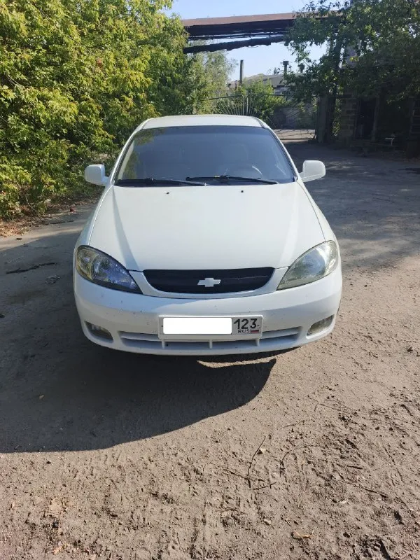 К вашему вниманию‼️‼️ продаю автомобиль chevroule lacetti 2011 года, 1.4 двигатель 94л. С, пробег 190.000.мкпп. Авто в очень достойном состоянии. Рыжиков нет, не гнилой, салон в хорошем состоянии (в салоне не курили) по технике все в порядке (довезет куда угодно и обратно) на машине не экономили все то каждые 5 т. Километров, по документам тоже полный порядок
, Штрафов, орестов, ограничений нет. Теперь из минусов ( кроме того что на аккумуляторе) треснуто лобовое стекло (на это само собой будет скидка) не так давно треснула задающая гребенка абс (в скором времени устраню этот косяк, если вас это не смущает то на ремонт скину). Что интересует звоните, пишите, узнавайте, приезжайте смотрите. За машину не стыдно. Обоснованный торг у капота приветствуется.
Осмотр в г. Макеевка
Цена 550.000
Телефон +79495215486
Телеграм: @inoske575
📲 Tg: @inoske575
📞 Звоните: +7(949)5215486 - фотография - 1