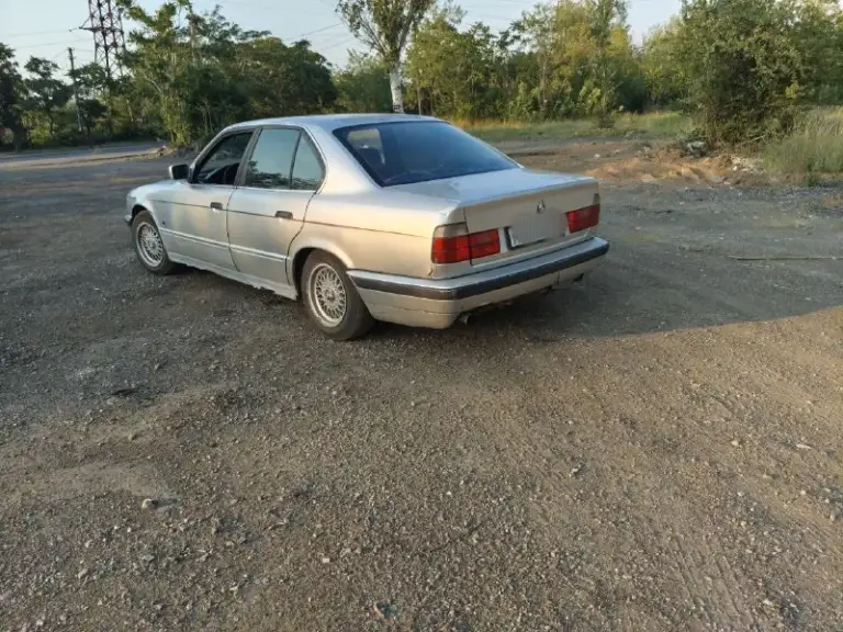 Продам бмв е34 m20i 1988го года, на 180 регионе, 210 000р возможен небольшой торг.
Мотор работает ровно, не троит, не стучит. На холодную запускается бодро, ни разу не подводила.
Коробка не хрустит, не выбивает.
Кузов не без нюансов( видно по фото).
Кого заинтересовал данный аппарат набирайте :
+7 949 355 23 05
Осмотр донецк - фотография - 1