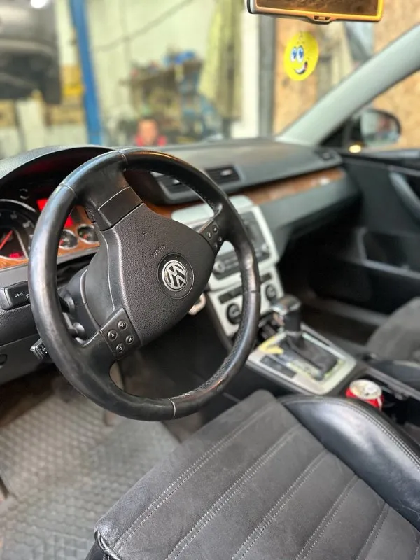 Продам volkswagen passat 🔥
Год выпуска:2005🔥
Модификация:2.0 fsi at (150 л. С. )🔥
Тип двигателя: бензин🔥
Коробка передач : автомат 🔥
Привод:передний🔥
Тип кузова : седан🔥
Koмплeктaция: highline (полная, кроме люка)🔥
Цвет:черный 🔥
В продаже volkswagen passat в бешеной и редкой комплектации, есть абсолютно все функции, кроме люка.
Двигатель -в идеальном состоянии, заводится с пол оборота, работает тихо, без каких-либо шумов. Тяга бешеная.
Акпп (японский aisin-неубиваемая коробка автомат)-в идеальном состоянии, все передачи щелкают резко, без пинков, без глюков.
По салону есть мелкие нюансы, на которые готов уступить, ничего критичного, для 2005 года сохранился очень даже хорошо.
По ходовой-абсолютно делать ничего не нужно, машина мягкая, дорогу чувствует уверенно.
Полное оформление авто, готовый пакет документов для постановки на учет.
Готов к выезду в любой сервис по вашему желанию.
Цена:799.999 тысяч + имеется торг
Возможен пригон по договоренности.
Возможен обмен.
Номер для связи:+79495752024 - фотография - 10